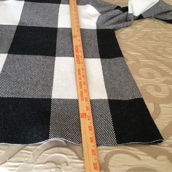 TAHARI SWEATER XL, Long sleeve, classy in charcoal gray & white - Picture 5 of 10